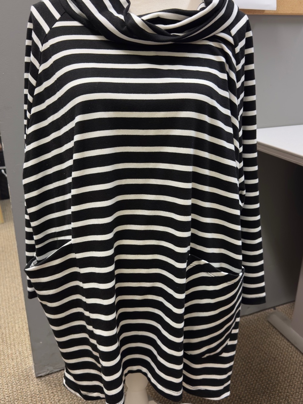Shannon‎ Passero Black & White Striped Cowl Neck Tunic/dress sz Large